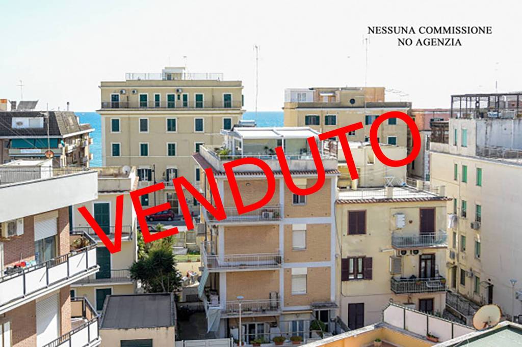 appartamento in vendita ad Anzio in zona Mare