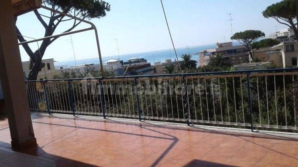 appartamento in vendita ad Anzio in zona Mare
