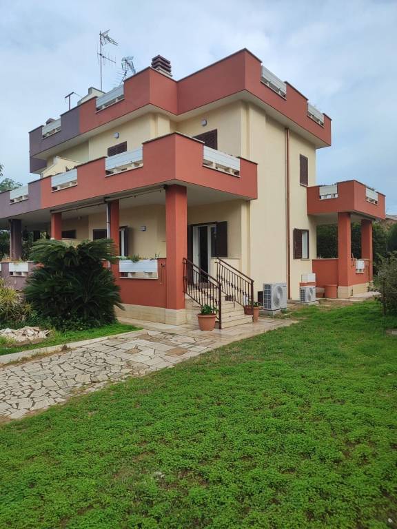 casa indipendente in vendita ad Anzio in zona Mare