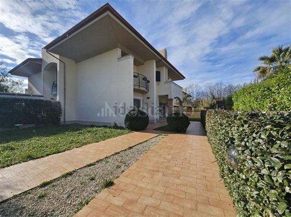 casa indipendente in vendita ad Anzio