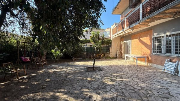 appartamento in vendita ad Anzio in zona Mare