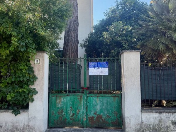 appartamento in vendita ad Anzio in zona Mare