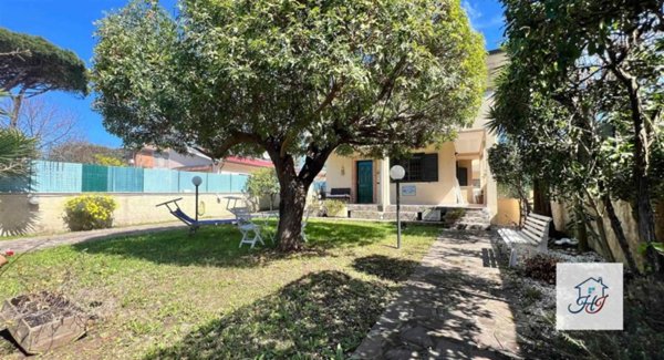 casa indipendente in vendita ad Anzio in zona Mare