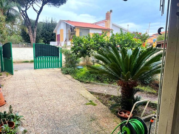 casa indipendente in vendita ad Anzio in zona Lido dei Pini