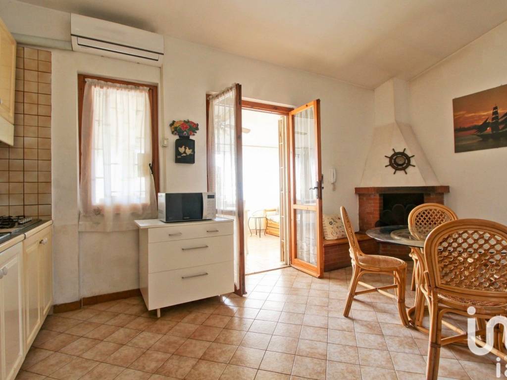 appartamento in vendita ad Anzio in zona Lido delle Sirene