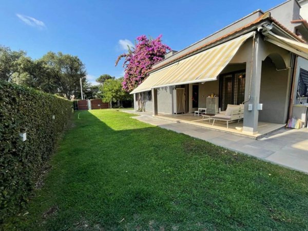 casa indipendente in vendita ad Anzio in zona Mare