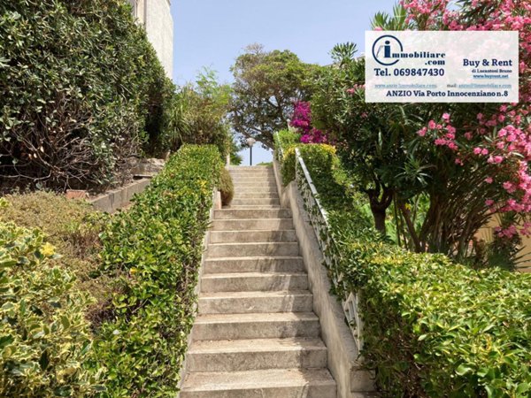 casa indipendente in vendita ad Anzio in zona Mare