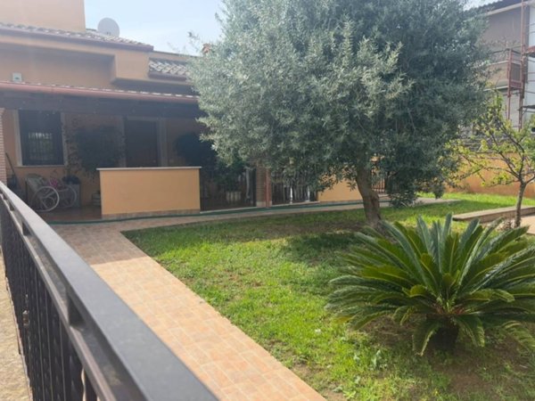 casa indipendente in vendita ad Anzio
