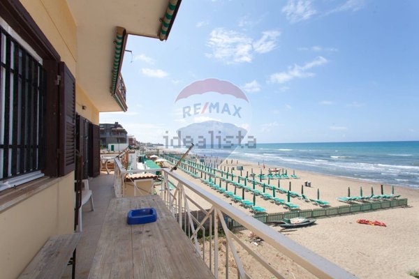 appartamento in vendita ad Anzio in zona Mare