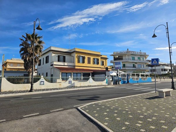 appartamento in vendita ad Anzio in zona Anzio Colonia