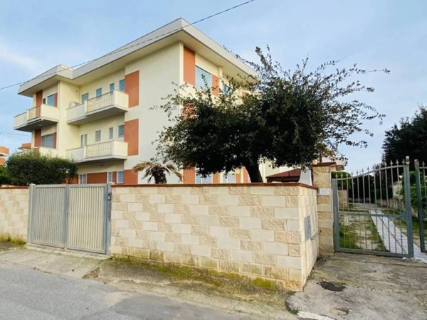 appartamento in vendita ad Anzio in zona Mare