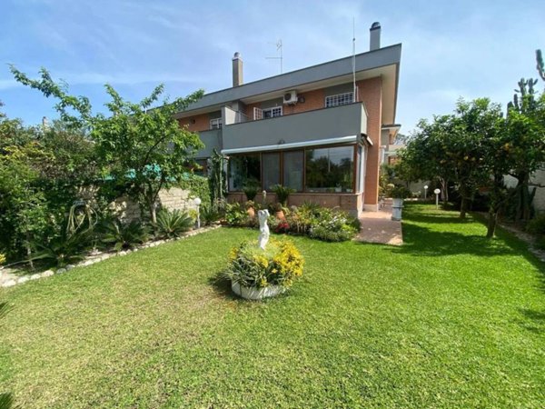 casa indipendente in vendita ad Anzio in zona Lido dei Pini