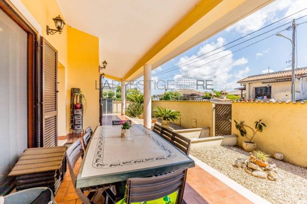 casa indipendente in vendita ad Anzio in zona Mare