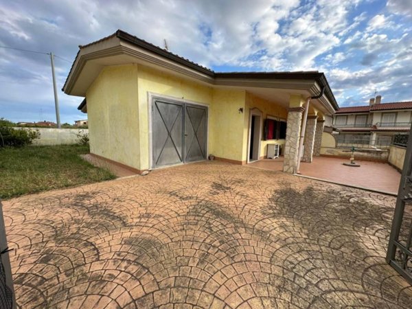 casa indipendente in vendita ad Anzio in zona Marechiaro