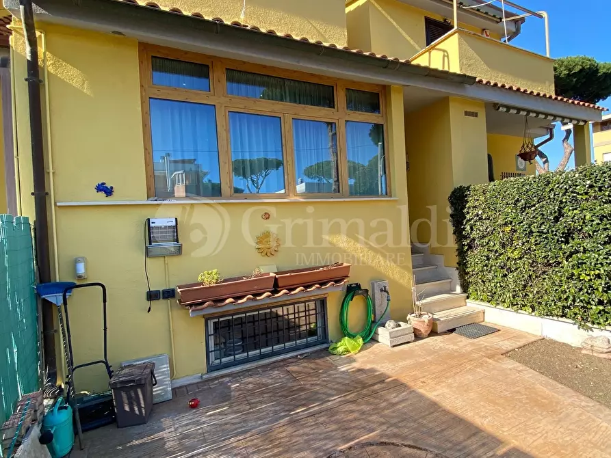 casa indipendente in vendita ad Anzio in zona Mare