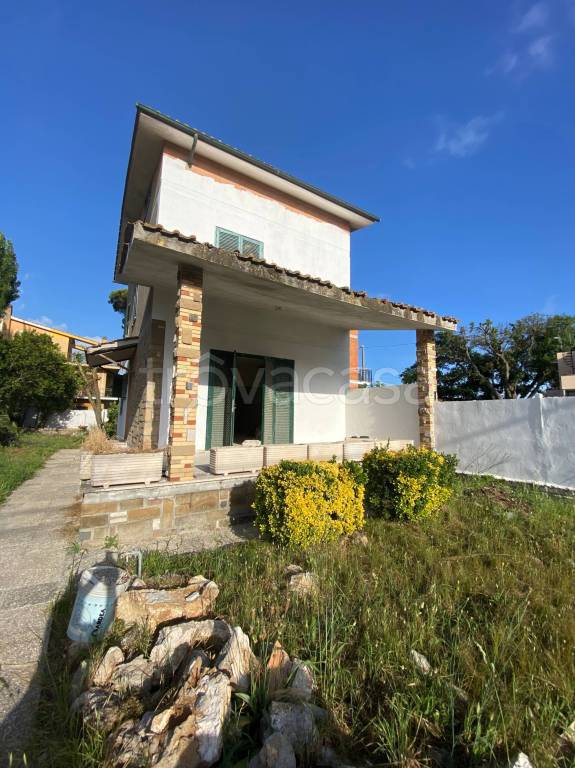 casa indipendente in vendita ad Anzio in zona Villa Claudia