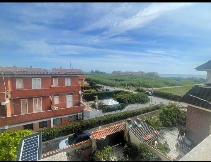 casa indipendente in vendita ad Anzio in zona Mare