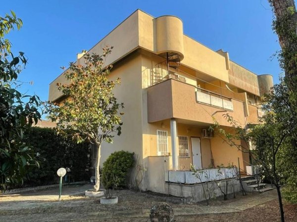 casa indipendente in vendita ad Anzio in zona Mare