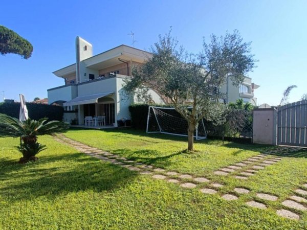 casa indipendente in vendita ad Anzio in zona Stazione
