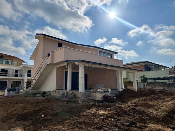 appartamento in vendita ad Anzio in zona Mare