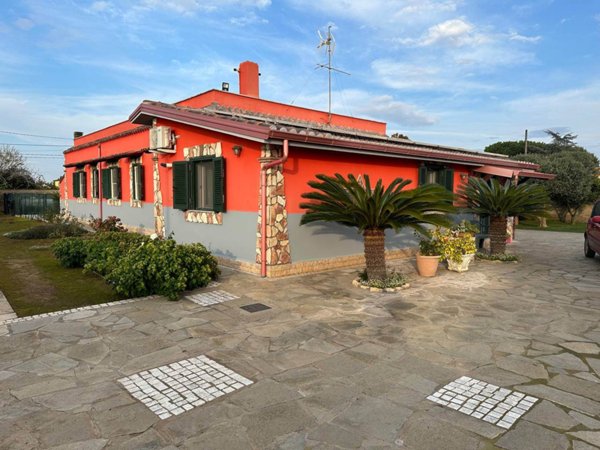casa indipendente in vendita ad Anzio