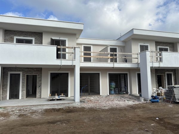 casa indipendente in vendita ad Anzio in zona Mare