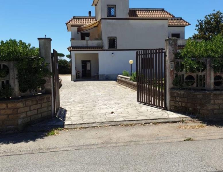 casa indipendente in vendita ad Anzio in zona Stazione