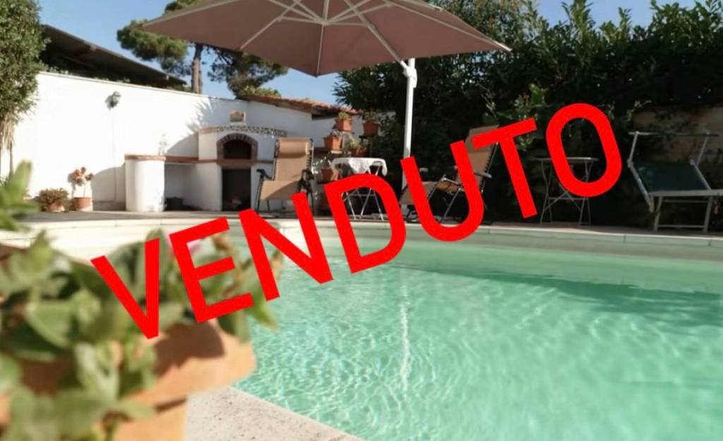 casa indipendente in vendita ad Anzio in zona Lido dei Pini