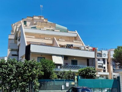 appartamento in vendita ad Anzio in zona Mare