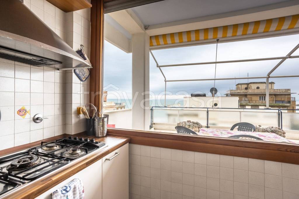 appartamento in vendita ad Anzio in zona Mare