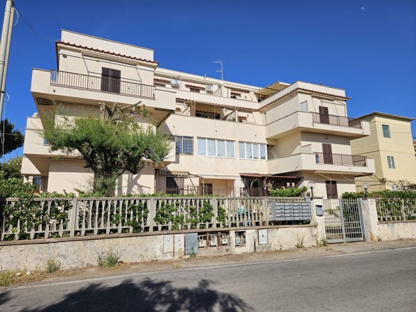 casa semindipendente in vendita ad Anzio in zona Mare