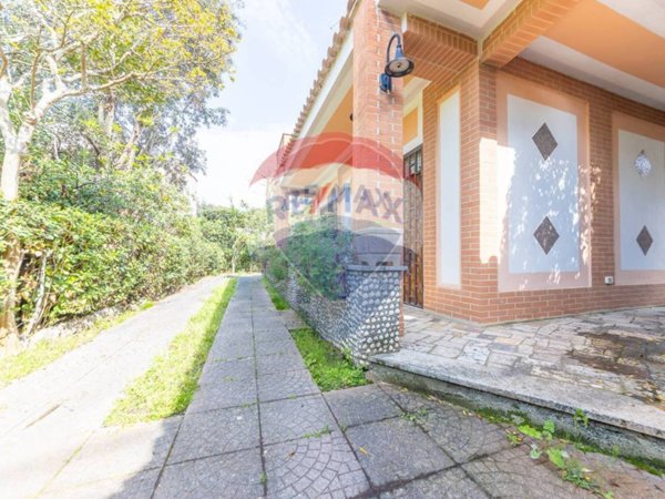 casa indipendente in vendita ad Anzio in zona Mare