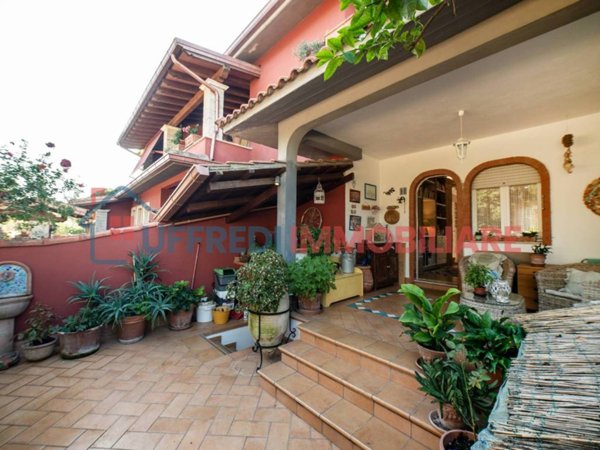 casa indipendente in vendita ad Anzio in zona Stazione