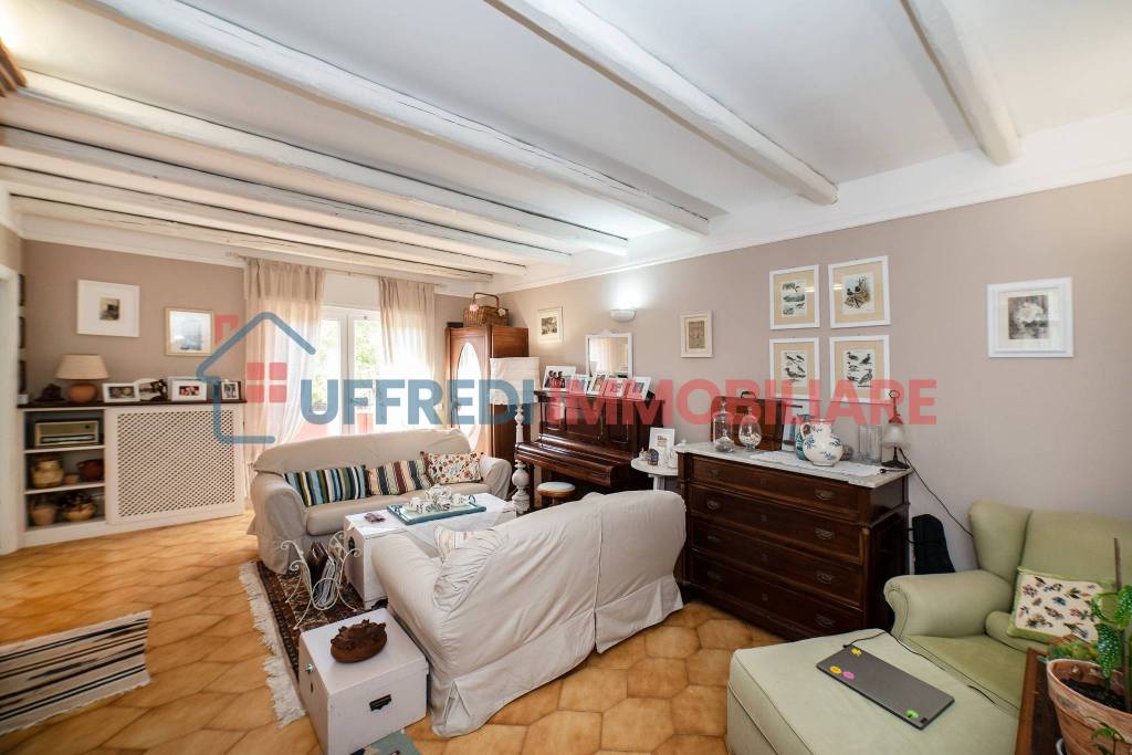 casa indipendente in vendita ad Anzio in zona Stazione