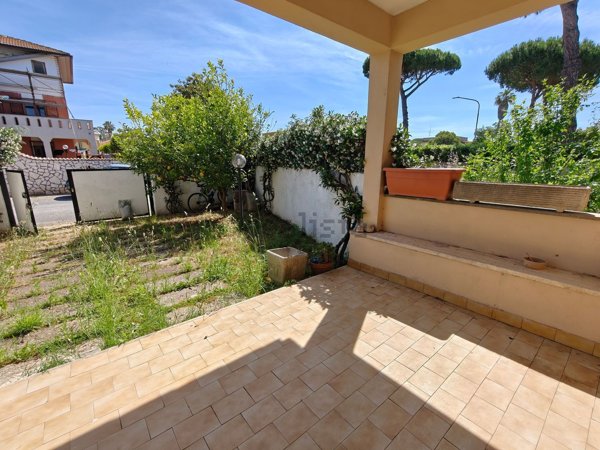 casa indipendente in vendita ad Anzio in zona Mare