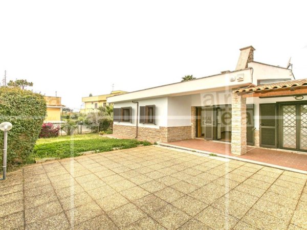 casa indipendente in vendita ad Anzio in zona Cincinnato