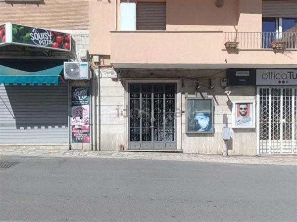 locale commerciale in vendita ad Anzio