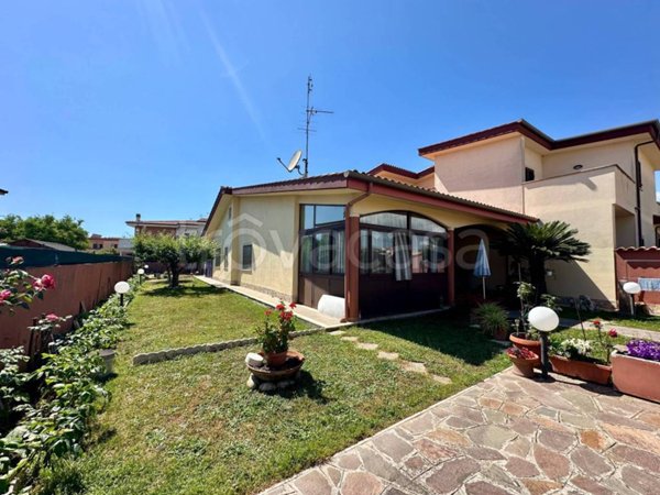 casa indipendente in vendita ad Anzio in zona Villa Claudia