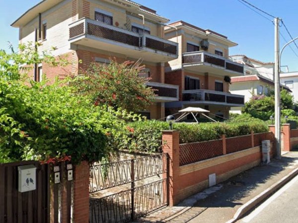 appartamento in vendita ad Anzio in zona Mare