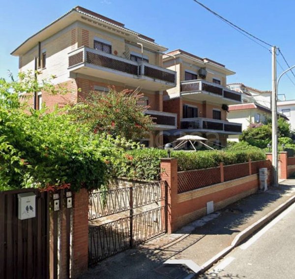 appartamento in vendita ad Anzio in zona Mare