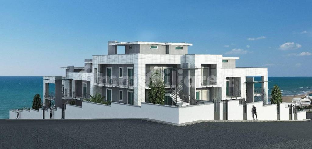 appartamento in vendita ad Anzio in zona Mare