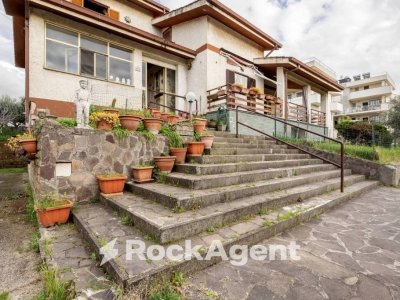 casa indipendente in vendita ad Anzio