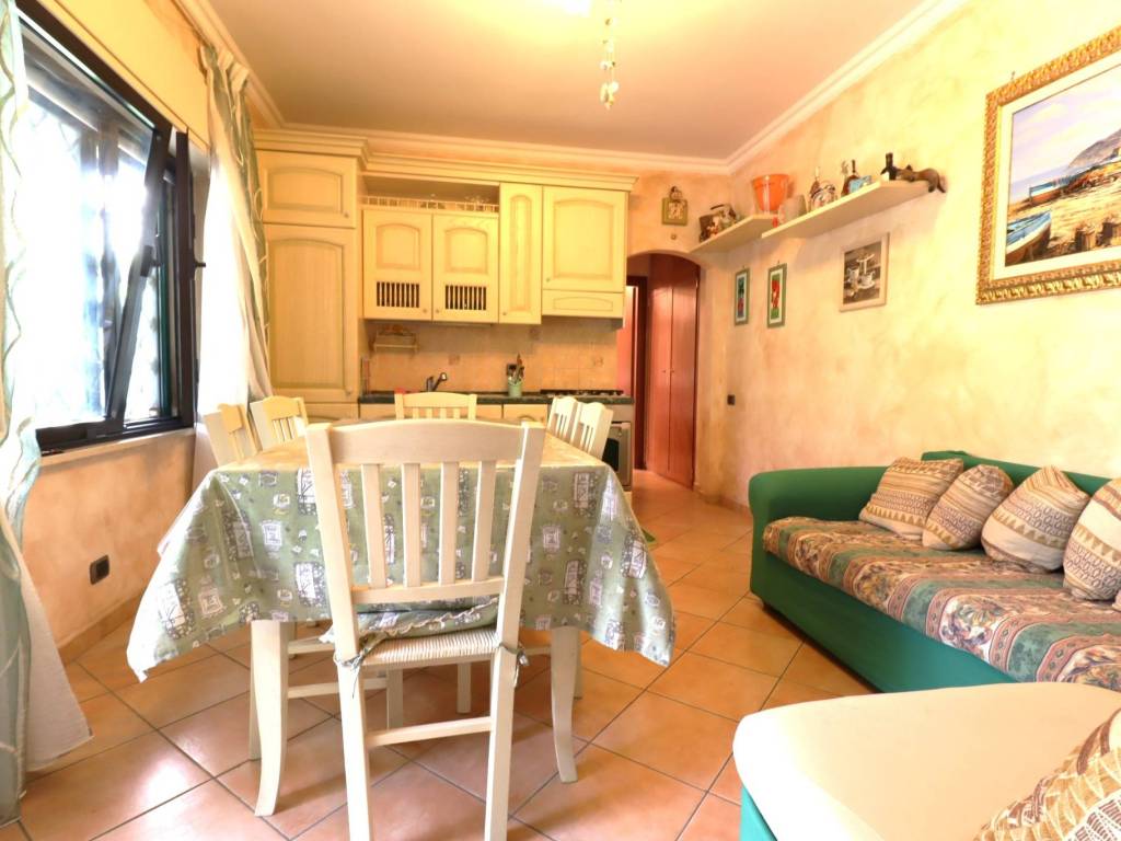 appartamento in vendita ad Anzio in zona Mare