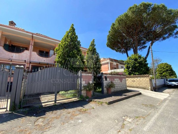 casa indipendente in vendita ad Anzio in zona Lido dei Pini