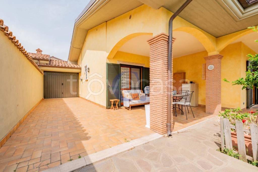 casa indipendente in vendita ad Anzio in zona Stazione