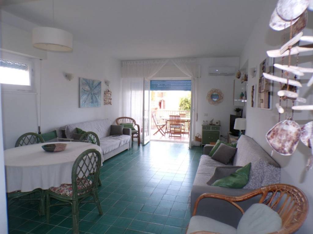 appartamento in vendita ad Anzio in zona Mare
