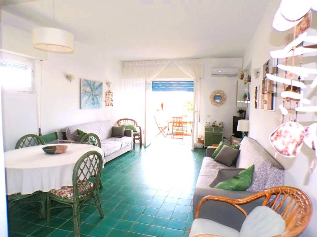 appartamento in vendita ad Anzio in zona Mare