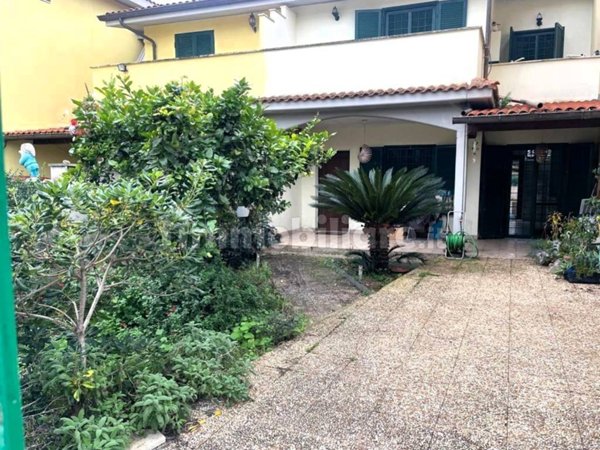 casa indipendente in vendita ad Anzio in zona Lido dei Pini