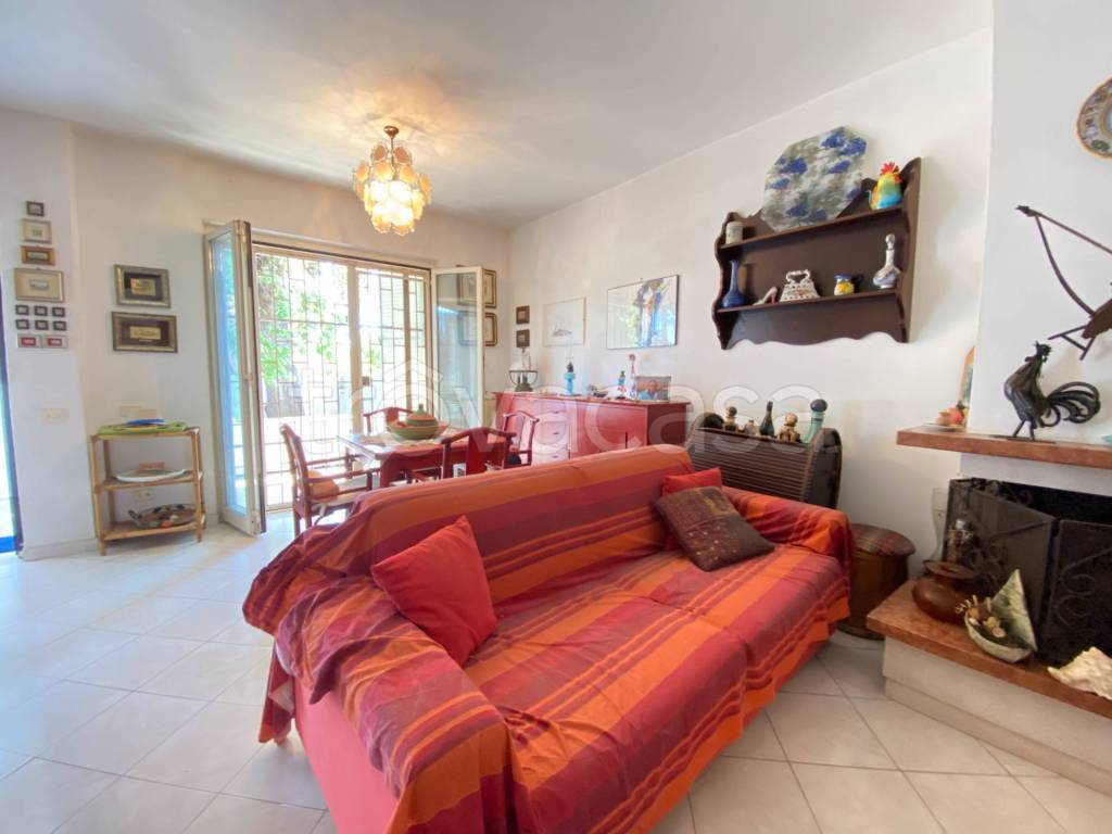 casa indipendente in vendita ad Anzio in zona Mare