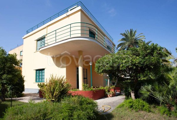 casa indipendente in vendita ad Anzio in zona Mare